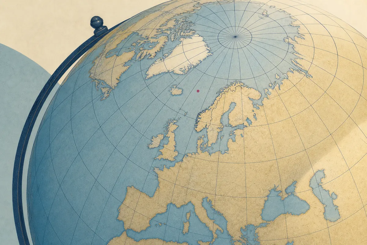 Illustration af en globus med breddegrader og længdegrader tegnet som et net over Nordeuropa